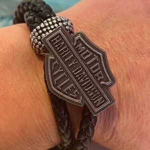 Closing closet. HarleyLeather snap bracelet with 2 snaps